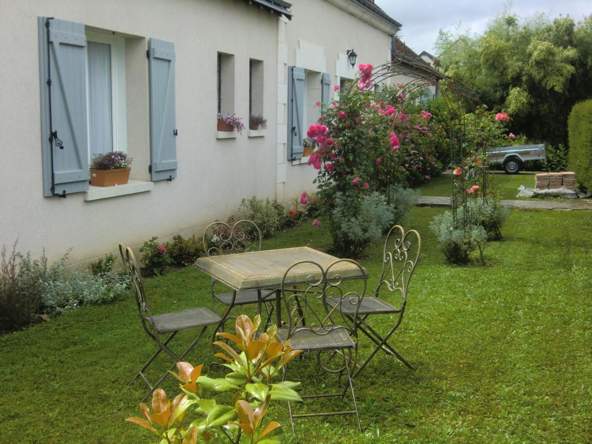 Chambre d'hôtes LA BELLE SAISON Villedomer Exterior foto