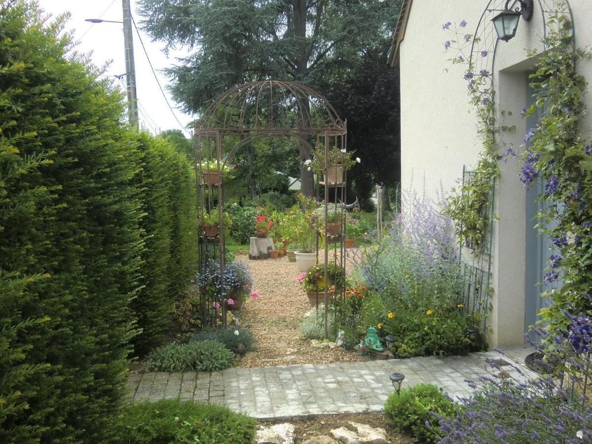 Chambre d'hôtes LA BELLE SAISON Villedomer Exterior foto